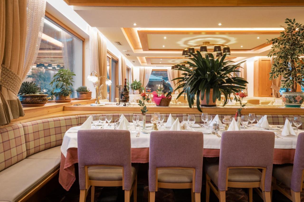 Hotel Cesa Tyrol Canazei Esterno foto