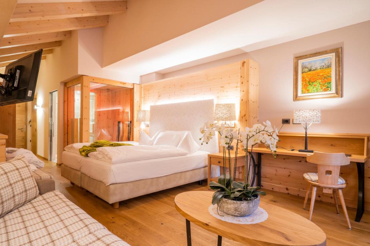 Hotel Cesa Tyrol Canazei Esterno foto