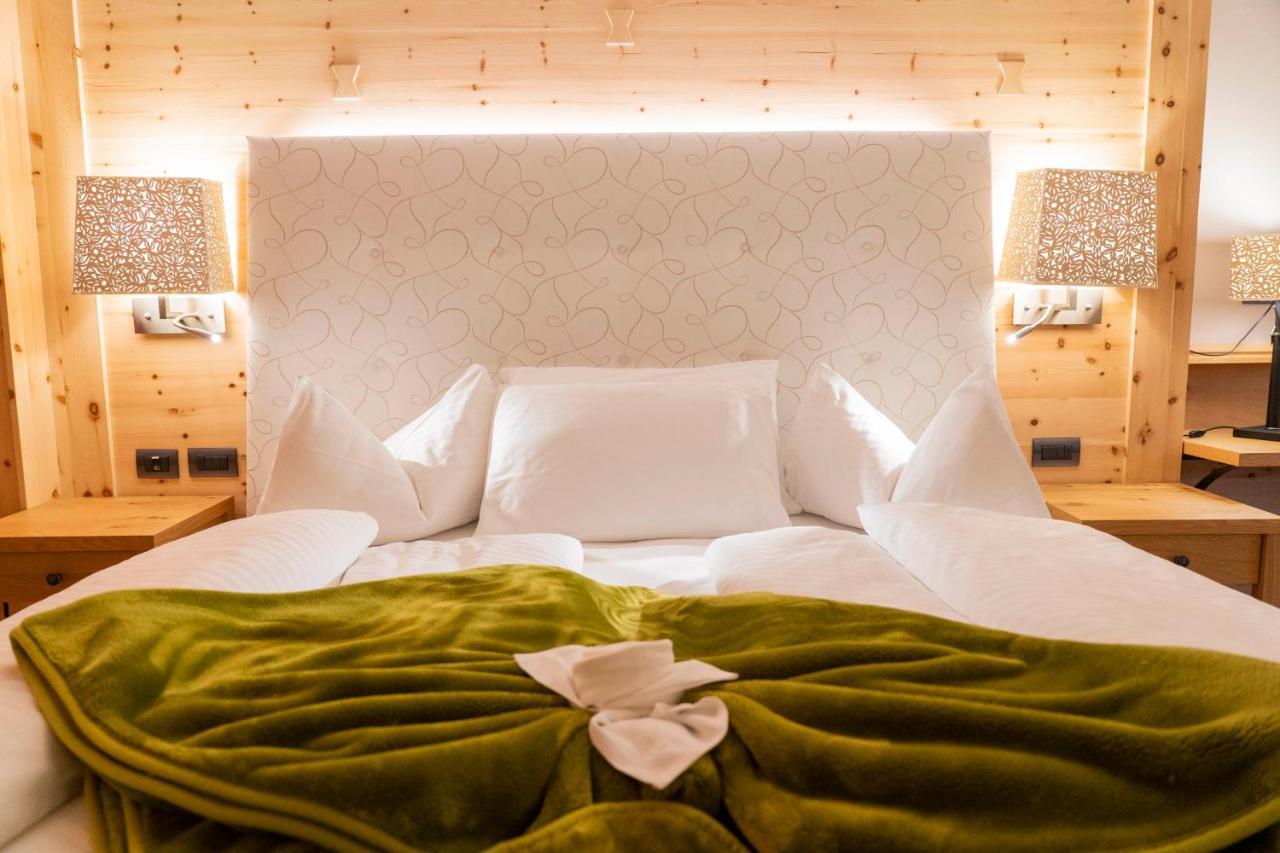 Hotel Cesa Tyrol Canazei Esterno foto