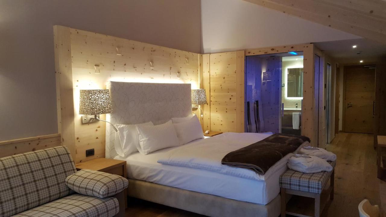 Hotel Cesa Tyrol Canazei Esterno foto