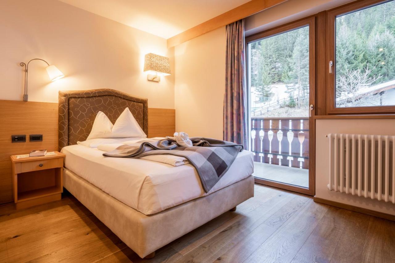 Hotel Cesa Tyrol Canazei Esterno foto