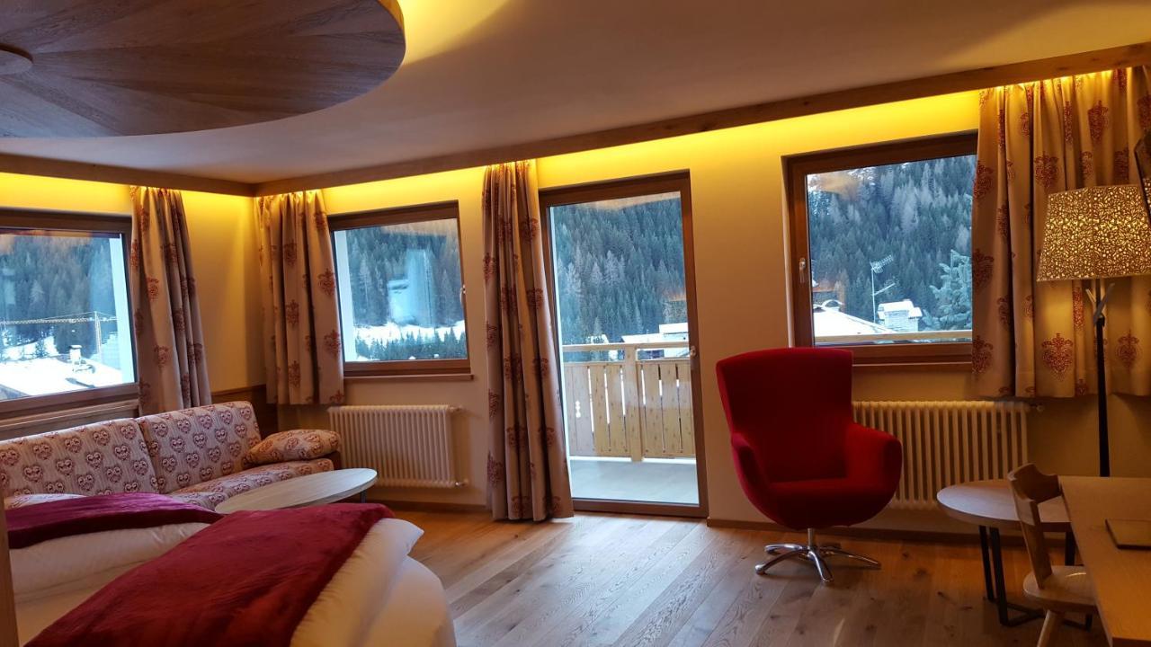 Hotel Cesa Tyrol Canazei Esterno foto