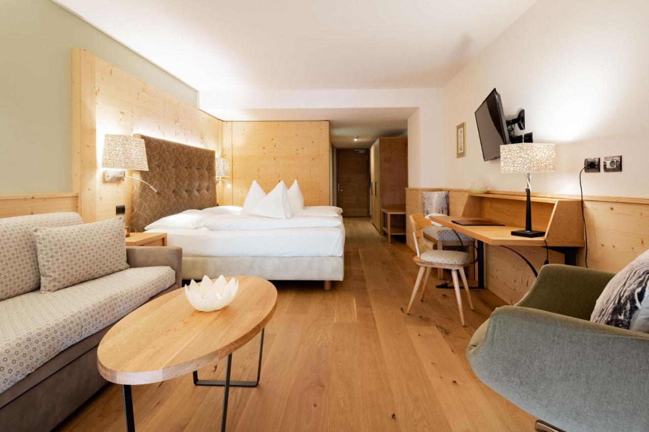 Hotel Cesa Tyrol Canazei Esterno foto