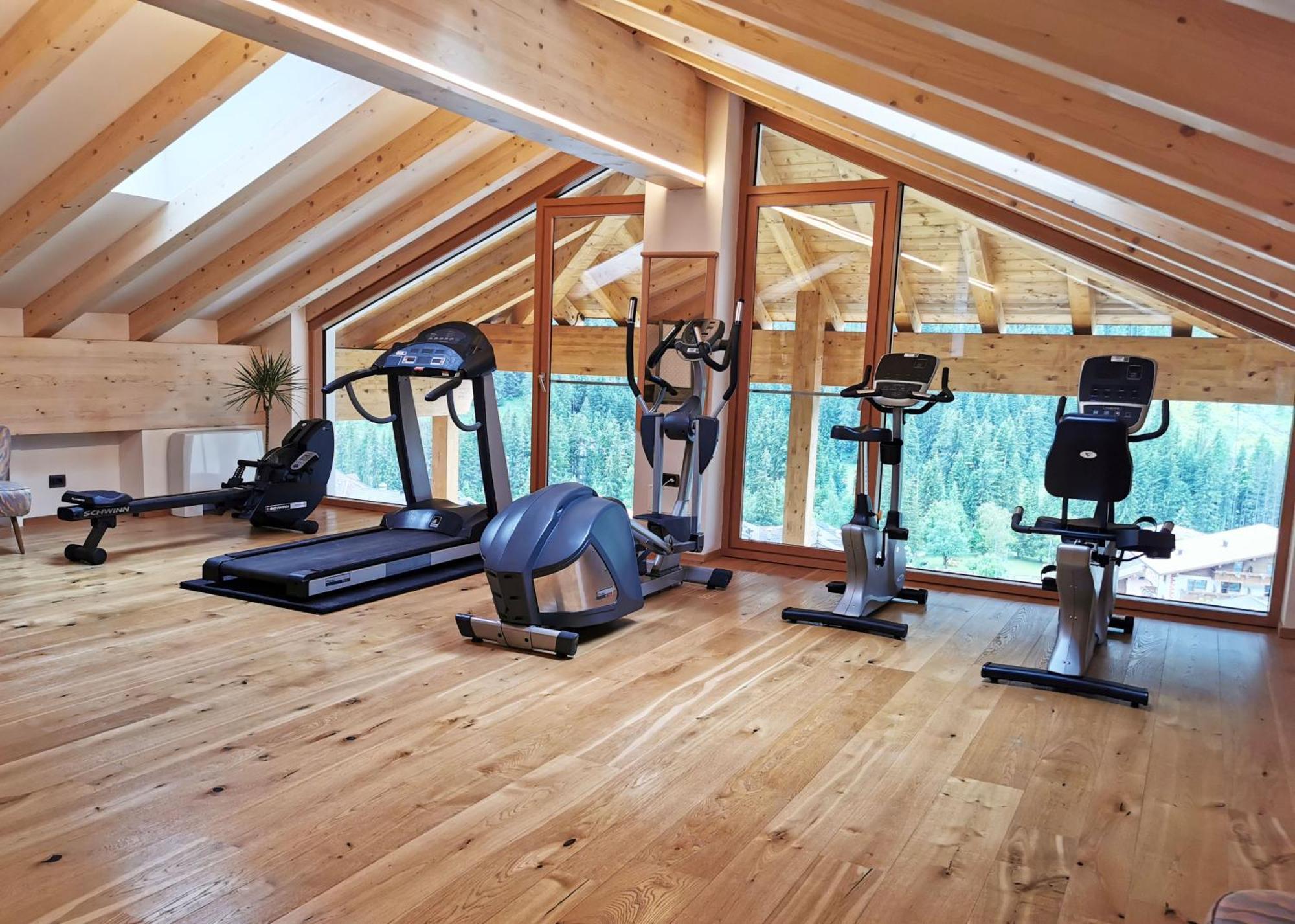 Hotel Cesa Tyrol Canazei Esterno foto