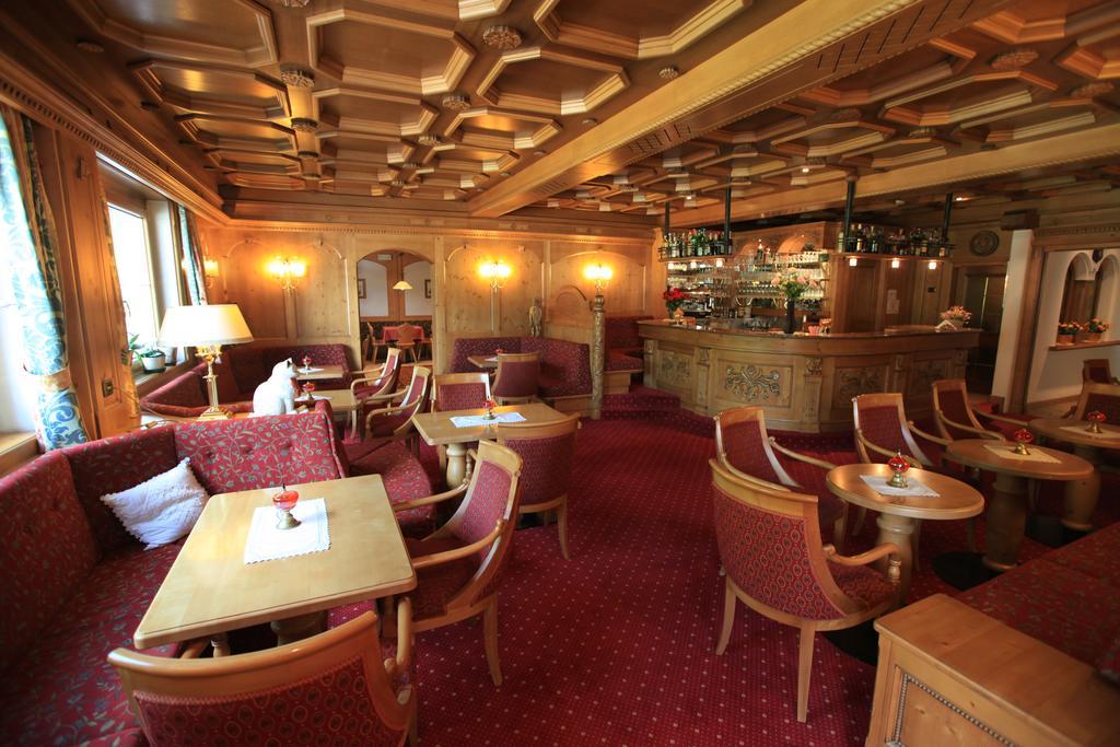 Hotel Cesa Tyrol Canazei Esterno foto