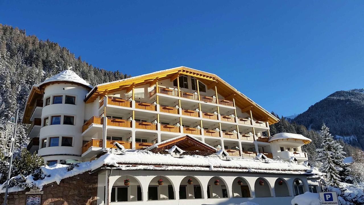 Hotel Cesa Tyrol Canazei Esterno foto